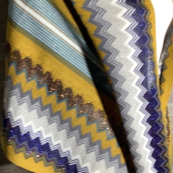 Missoni NEW - wide long lightweight chevron scarf or wrap - 40% wool and blends - Picture 4 of 7